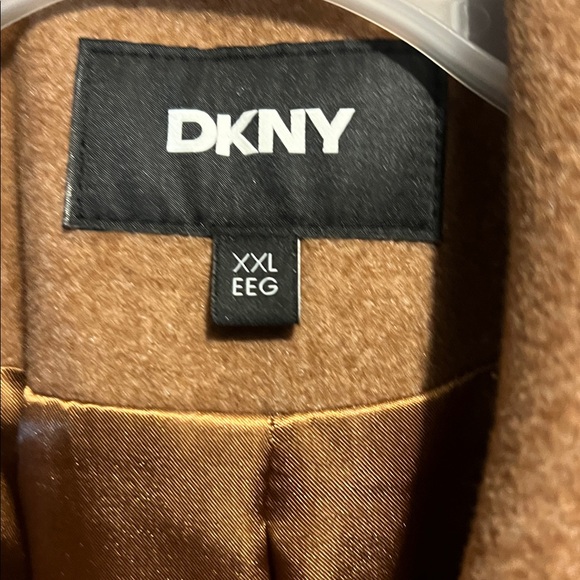 Ladies DKNY winter tan color, jacket, new size 2xl  100% polyester 24 ptp 42long - Picture 2 of 7